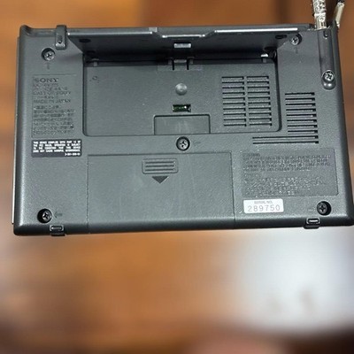 Sony ICF-SW7600GR World Band Receiver FM/SW/MW/LW Radio w/box Used