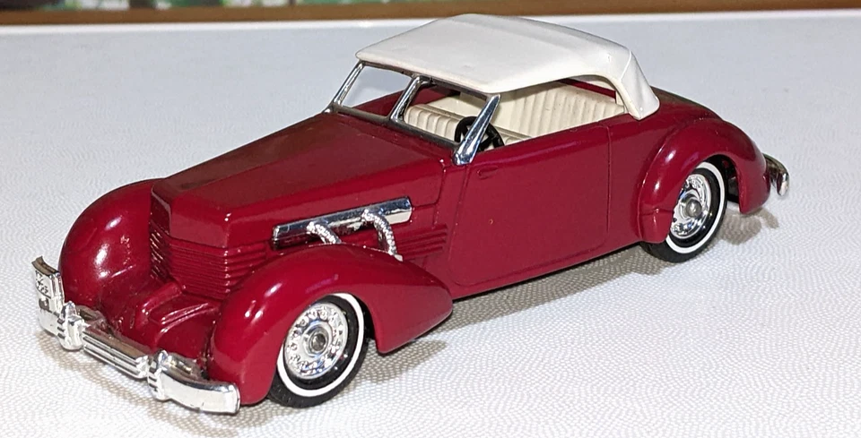 Matchbox Models of Yesteryear 1937 YY-18 Cord Model 812 - Bild 2 von 4
