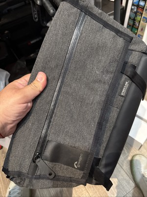LowePro Streetline Shoulder Bag Grey - SL 140 for Cameras and Equipment