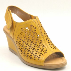 earth leather wedge sandals