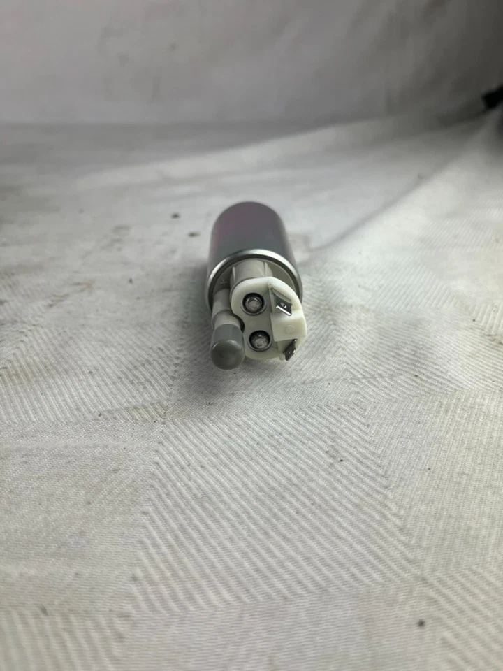 Juego de bomba de combustible y filtro Carquest E2386 / E2480531 Foto 4 de 4