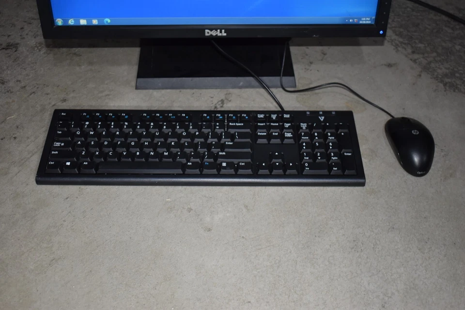 Dell Optiplex Quad Core i7-2600S 500GB HDD Windows 7 Pro 32-bit 22" LCD Monitor - Image 3 of 4