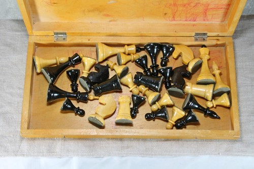 Antikes Holzschach und Uhr, Sowjetisches Tischschach für Turniere - Bild 8 von 10