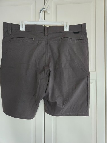 Pantalones cortos utilitarios Wrangler ATG Performance para hombre - Gris - Talla 40 - NUEVO - Imagen 4 de 4