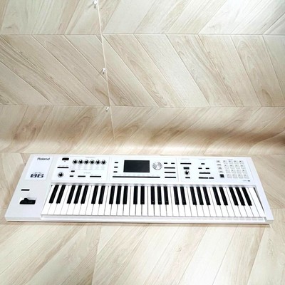 Roland FA-06-SC Synthesizer Keyboard 61KeyvWhite Model Tested Used 