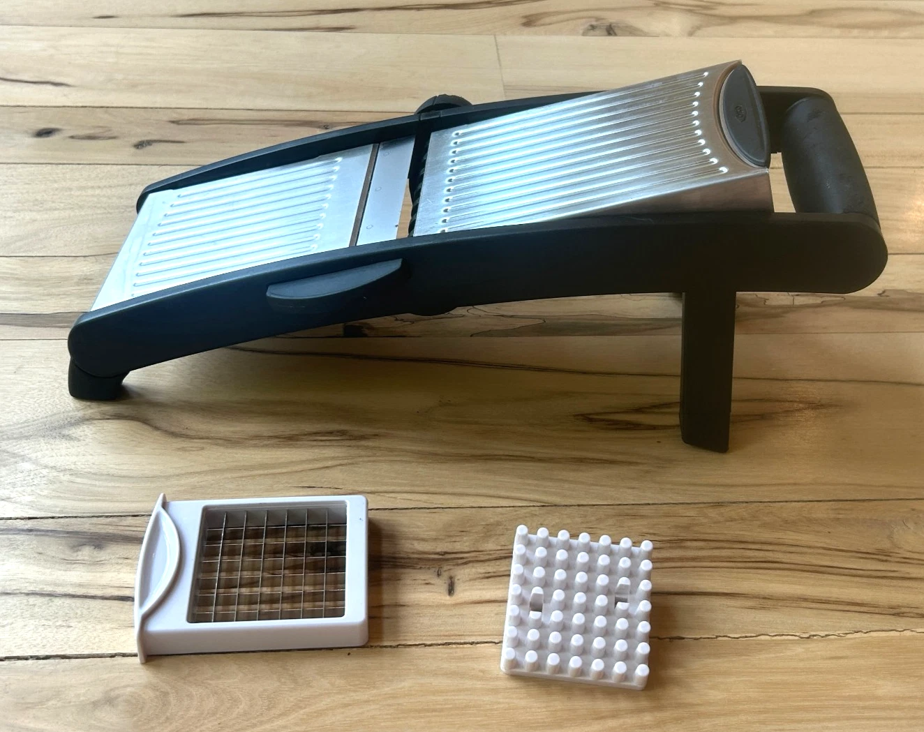 OXO GOOD GRIPS Chef's Mandoline Slicer Stainless Steel - * No Food Holder Knob*
Opens in a new windo