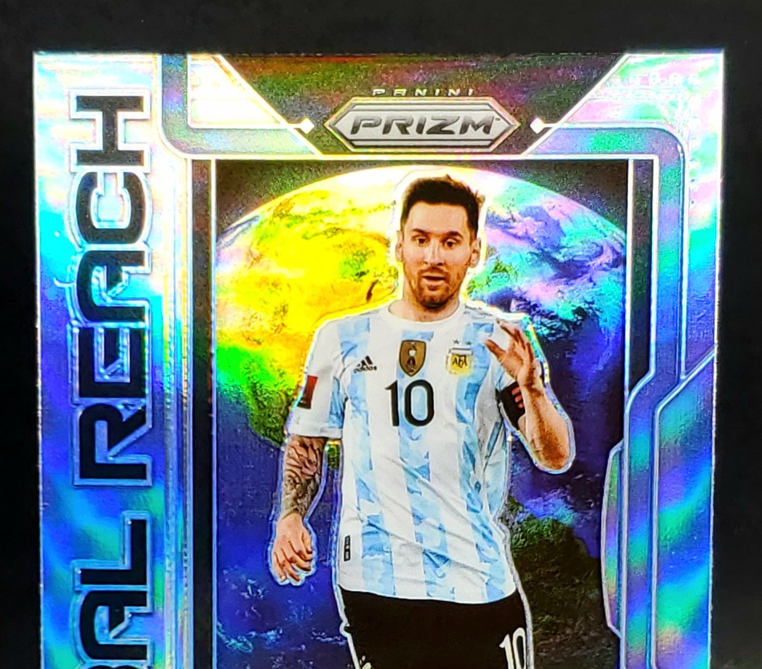 Lionel Messi World Cup Silver Prizm 2022 Panini Prizm Argentina Global Reach view 5