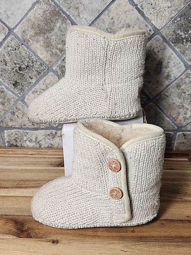 Ugg Purl Ivory Knit Baby Booties. Size 4/5 Infant Toddler - Picture 7 of 12