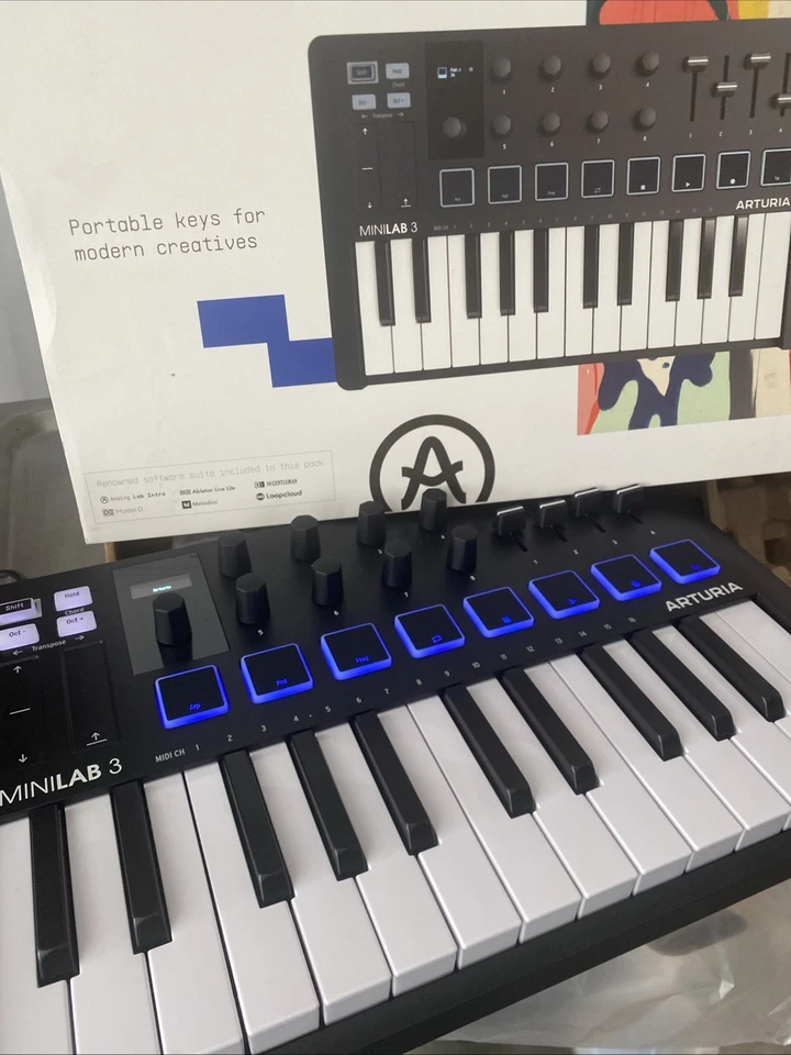 Arturia MiniLab 3 - 25 Key MIDI Keyboard - Black - Image 2 of 4