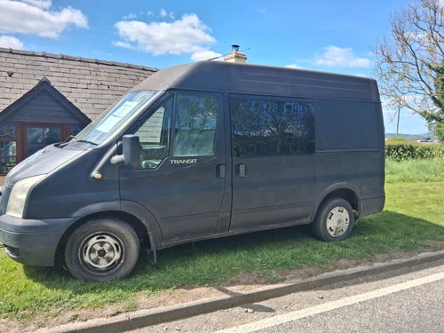Ford Transit Box Van - Picture 2 of 4