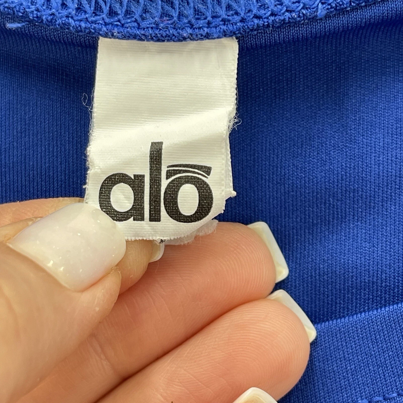 alo-yoga athletic stretch light shirt