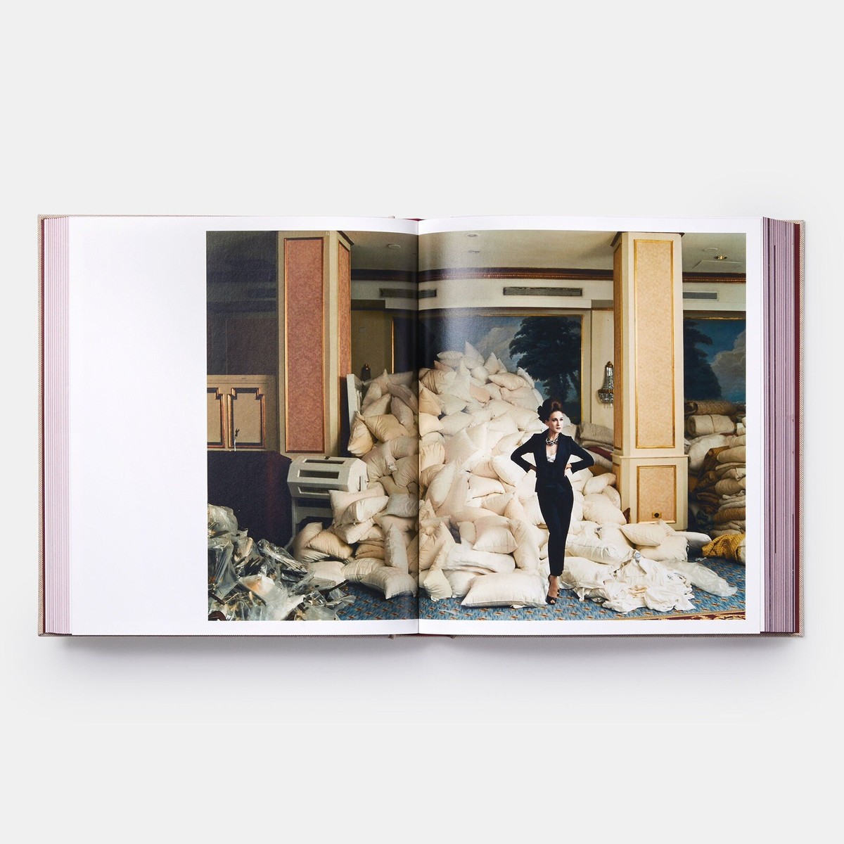 Wonderland by Annie Leibovitz. Signed Hardcover | eBay
