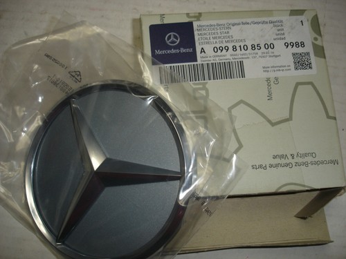 Mercedes Benz A 0998108500-9988 Rear Hatch Emblem - Picture 4 of 6