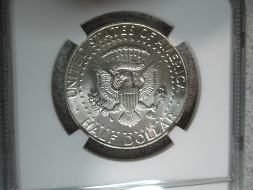 1968-D Kennedy medio dólar - NGC MS65 - MONEDA COMO NUEVA CERTIFICADA POR EL ESTADO COMO NUEVA 65 - Imagen 10 de 11