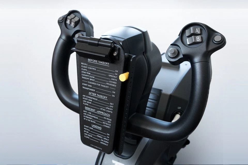 Lista di controllo e clipboard tipo 737 per Thrustmaster TCA Yoke edizione Boeing - Immagine 2 di 4