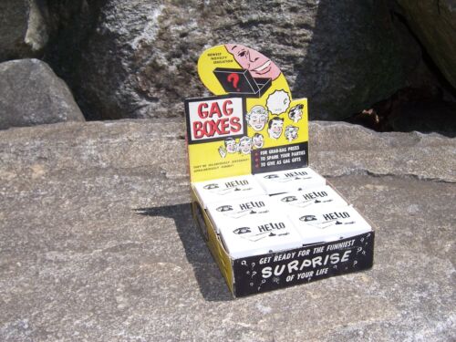 Vintage Gag Boxes NYC Novelty Toy Joke Gag Gift Old Store Display Original Box - Afbeelding 1 van 8