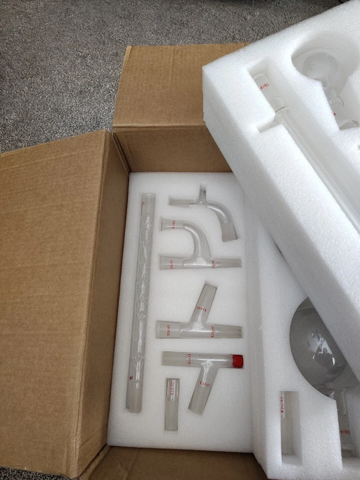 Essential Oil Glass Chemware Distillation Apperatis - Image 2 of 4