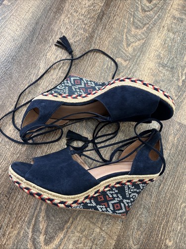 Cabi Isla Wedge Sandal Women’s 10 Blue Suede Multicolor Boho Nautical Strappy - Imagen 6 de 11
