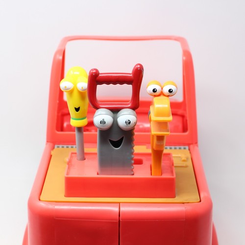 Disney HANDY MANNY 2 in 1 Transforming TOOL TRUCK and Tools - Picture 14 of 24
