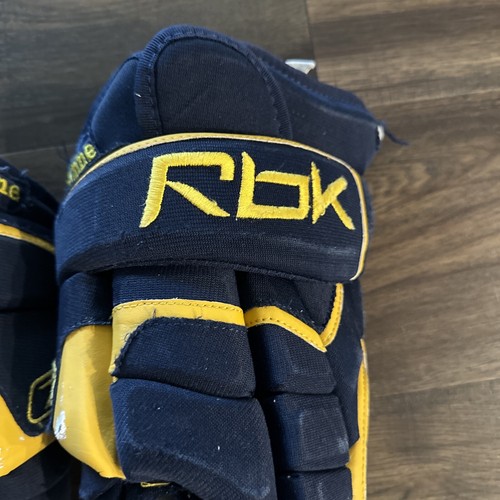 St. Louis Blues Brett Sonne Reebok Hockey Gloves 14” - Picture 2 of 7