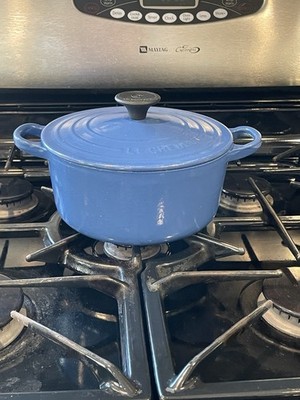 Le Creuset 2 Qt Petite Dutch Oven Blue, Made in France  Bread Baking, See Notes