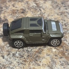 2010 MAISTO FRESH METAL HUMMER HX CONCEPT GREEN Plus 6 Other Maisto Cars