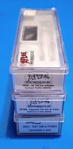 QTY 3 Atlas Trains 6.25" N Scale Empty Flat Car "Jewel" Cases + 1 Set Stakes C7+