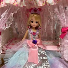 Letto lungo da sogno Licca-chan Platinum Princess con pigiama e accessori