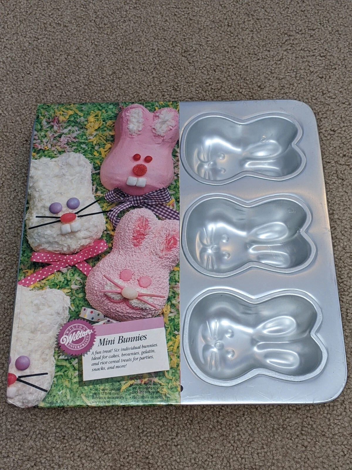 NWT Wilton Mini Bunnies Cake Pan makes 6 (5”x3.25”) bunnies