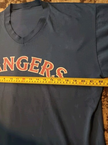 Vintage Ivan Rodriguez MLB Texas Rangers Russell Athletic T-shirt Distressed - Picture 4 of 12