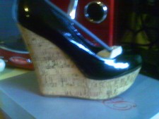 BRECKELLE"S BLACK PATENT CORK PLATFROM WEDGE SEXY SHOE 5.5 M