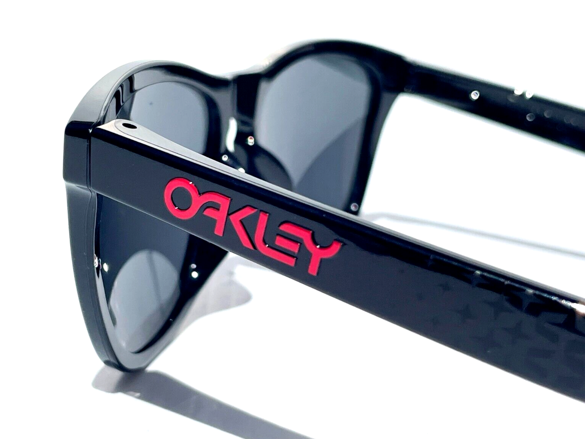 NEW Oakley Frogskins Polished Black POLARIZED Galaxy Black NEW Oakley Frogskins Polished Black POLARIZED Galaxy Black