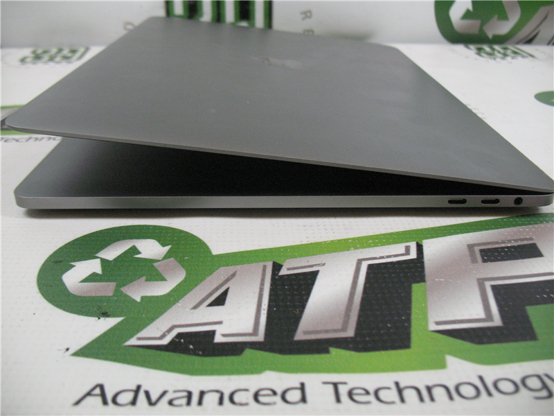 MacBook本体 MACBOOK Pro A1990 EMC 3215 Apple MacBook Pro 15