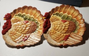 Pier One Imports Set Of 2 Turkey Thanksgiving Christmas Plates 8 1/4