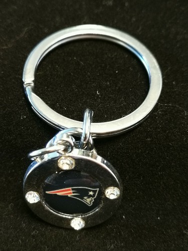 NFL NEW ENGLAND PATRIOTS LOGO KEYCHAIN - Picture 2 of 2