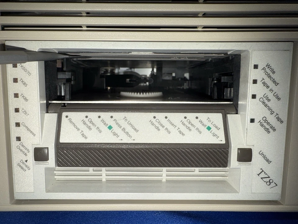 Módulo de unidad de cinta de montaje interno Digital TZ87 Compaq - Encendido - Leer más abajo Foto 2 de 4