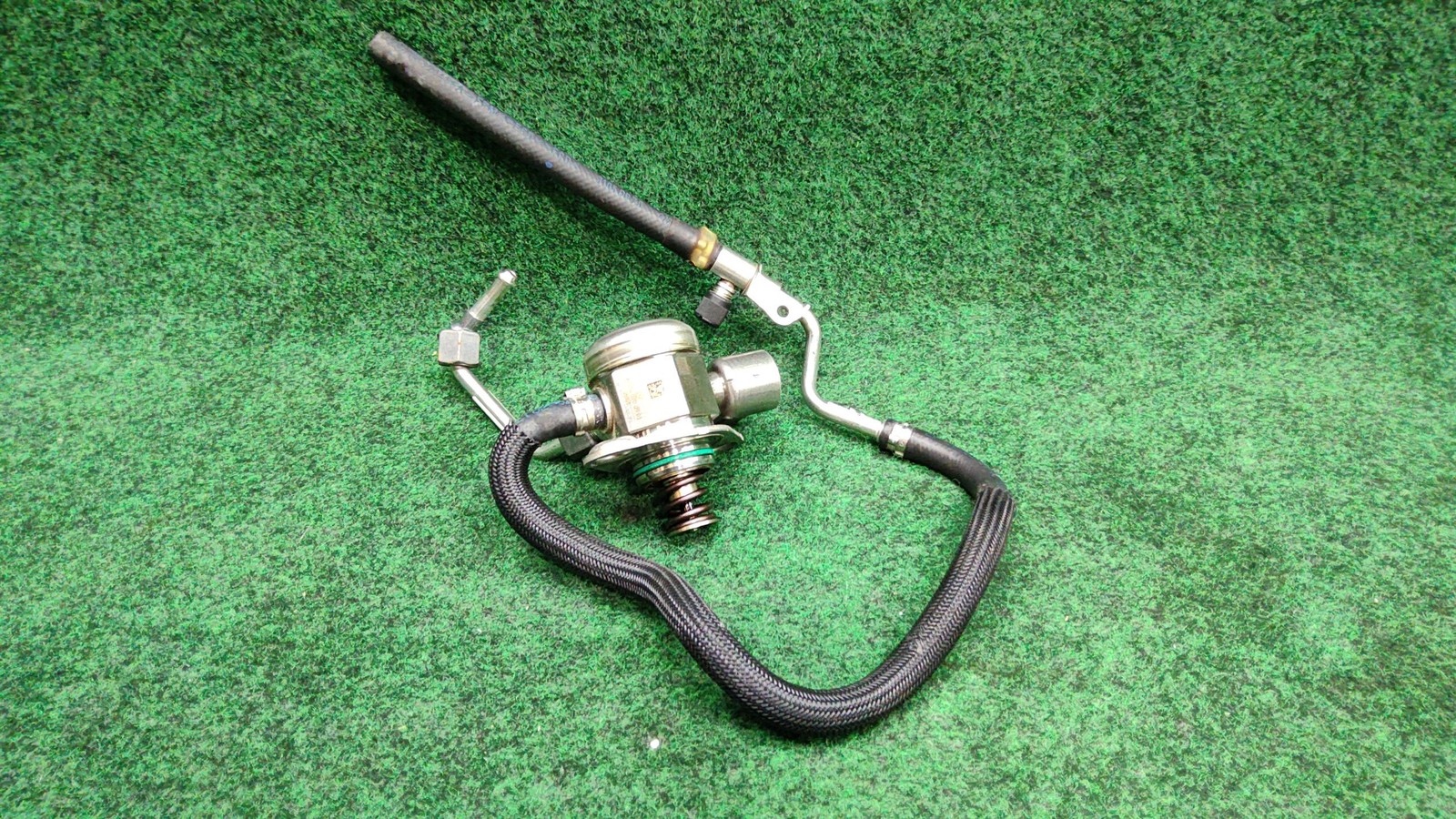 2015-2018 Mercedes Benz C300 Engine High Pressure Fuel Pump OEM A2740700501