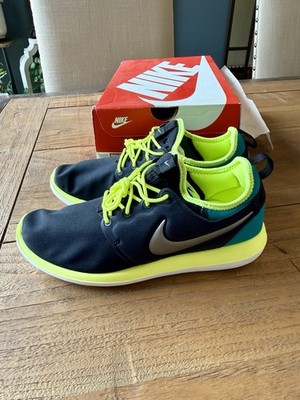Nike Roshe Two 7 Youth Black Volt Tennis Shoes
