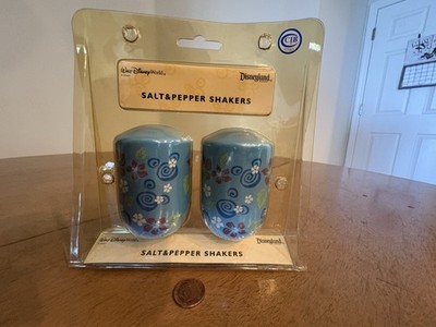 Vtg Disney Parks Tropical Mickey Polynesian Salt & Pepper set Ceramic NEW