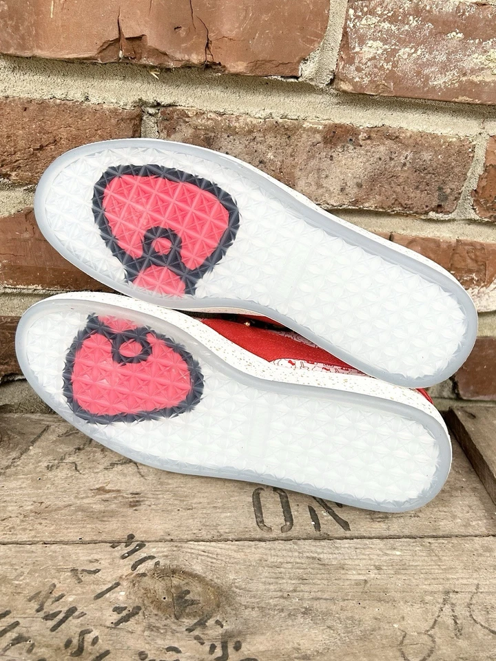 Puma x Hello Kitty Gamuza Clásica Tenis Zapatos Rojo Blanco Retro Para Mujer’s 8.5 Nuevo sin Caja Foto 4 de 4