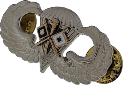 Signal Airborne Jump Wing Badge Parachute Military Parachutist US Army Hat Pin