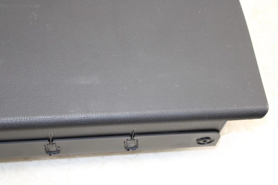 Nissan 370z 2009-2020 compartimento de almacenamiento trasero derecho 799521EA0A OEM GB88 Foto 3 de 4