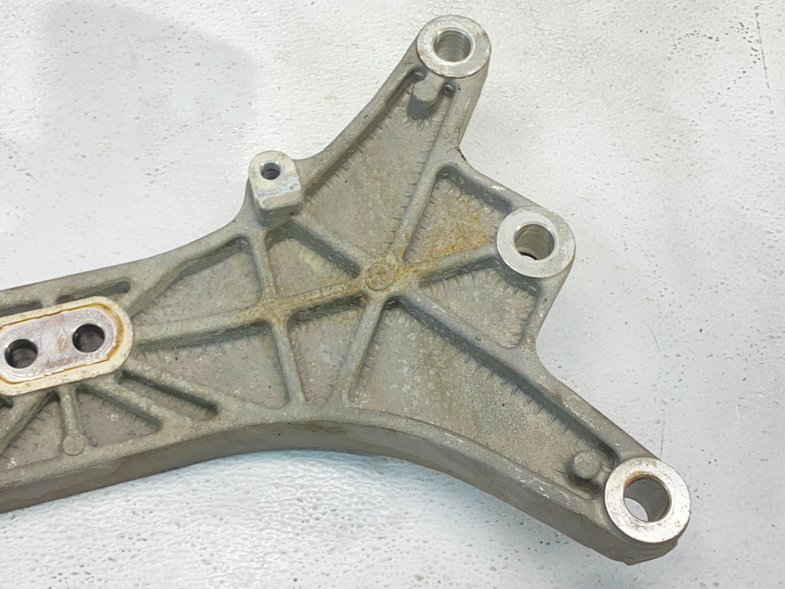 Maserati Ghibli 2014-2021 Transmission mount