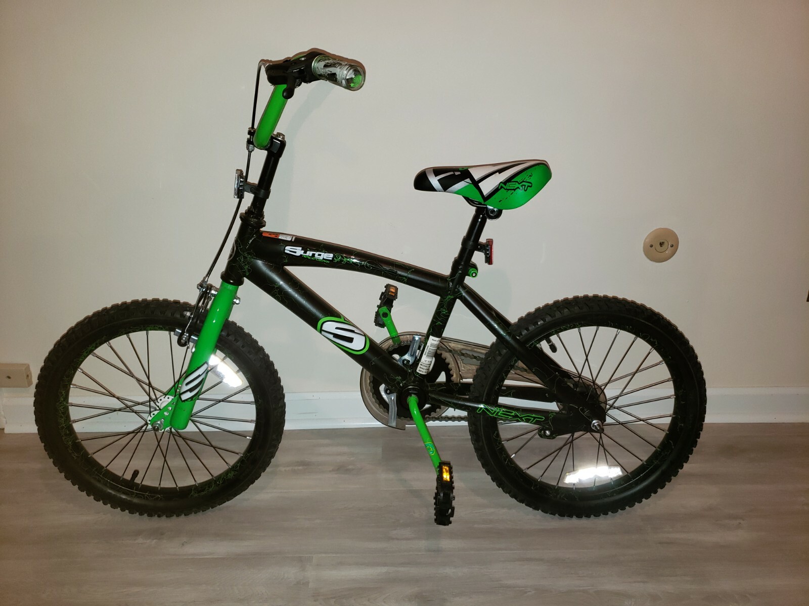 surge 18 inch bike