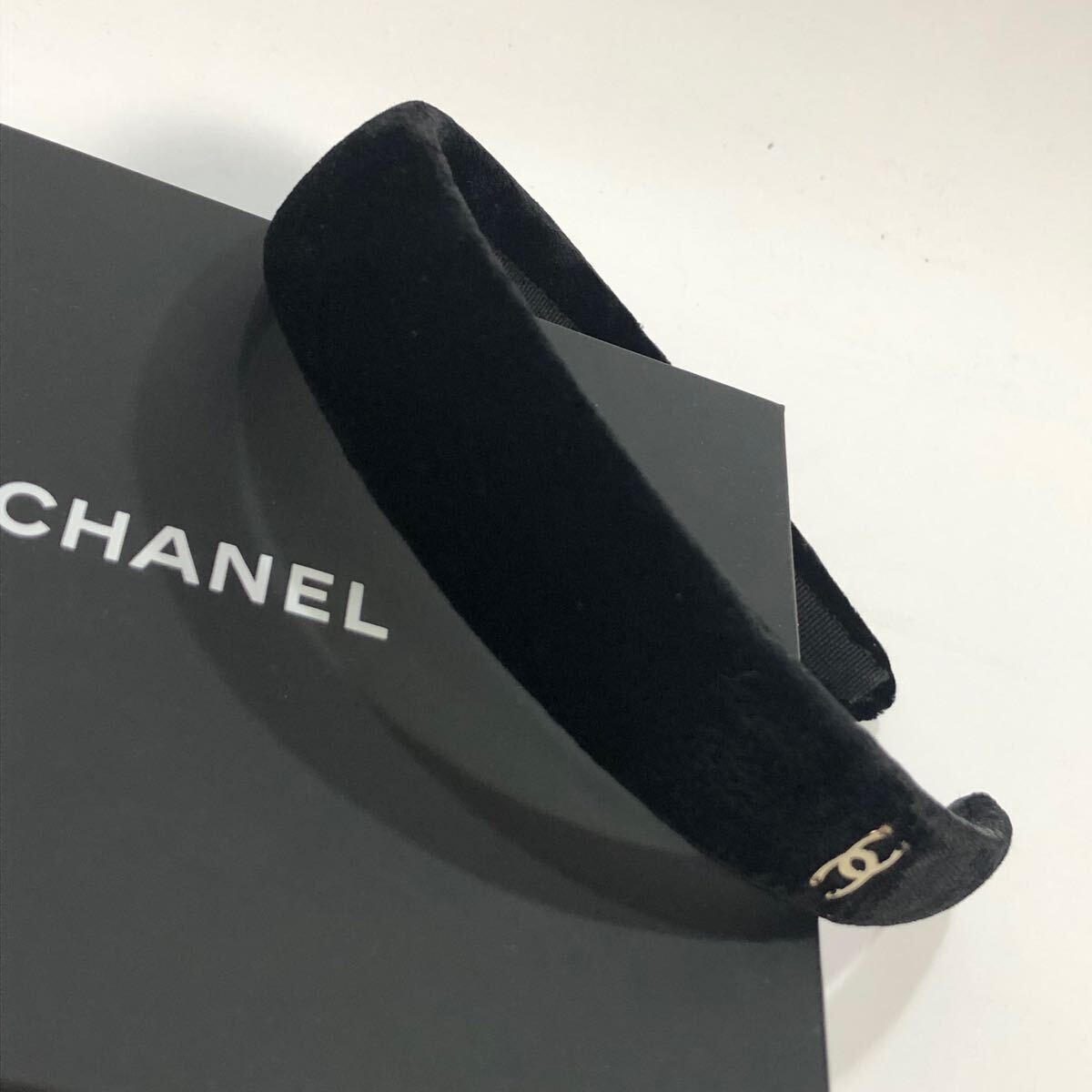 CHANEL Headband Black Velour Gold CC Logo Coco 23V with Box CHANEL Headband Black Velour Gold CC Logo Coco 23V with Box