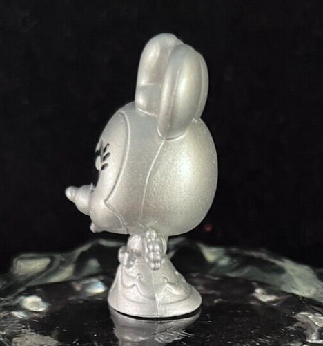 Disney Doorables - Minnie Mouse - Silver - Disney 100 - Celebration of Wonder - Picture 2 of 4