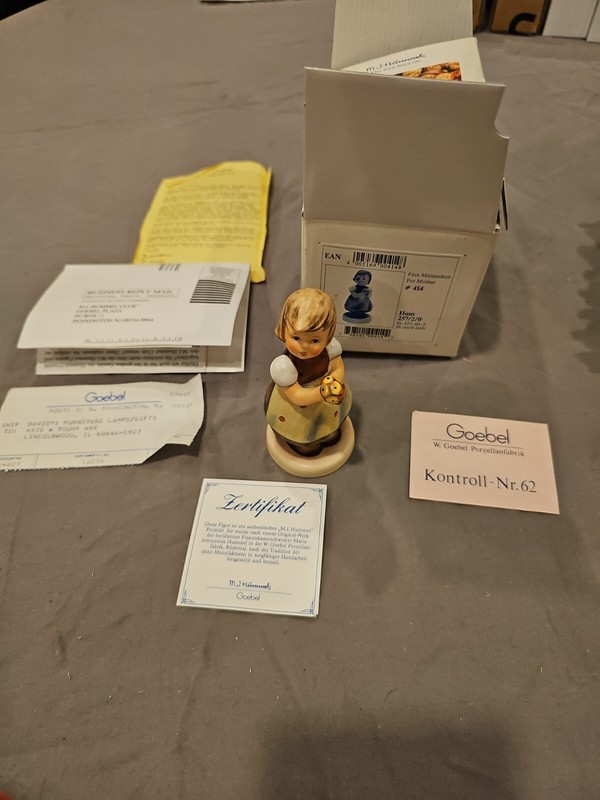 Hummel Goebel Figurine "For Mother" Hum 257/2/0 #414 1984 TMK7 w/box