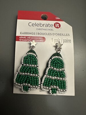 Christmas tree green and white beaded stud dangle earrings new
