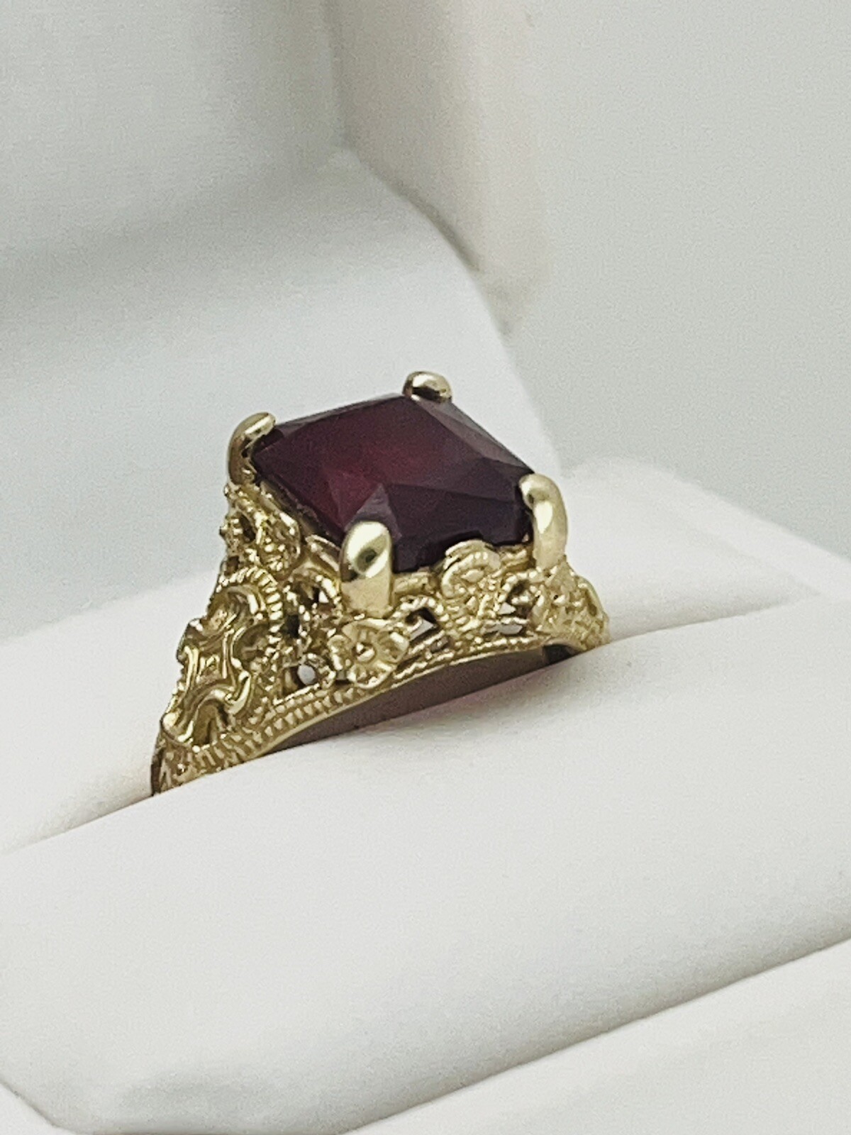 14k solid YELLOW GOLD FILIGREE RUBY RING Gem