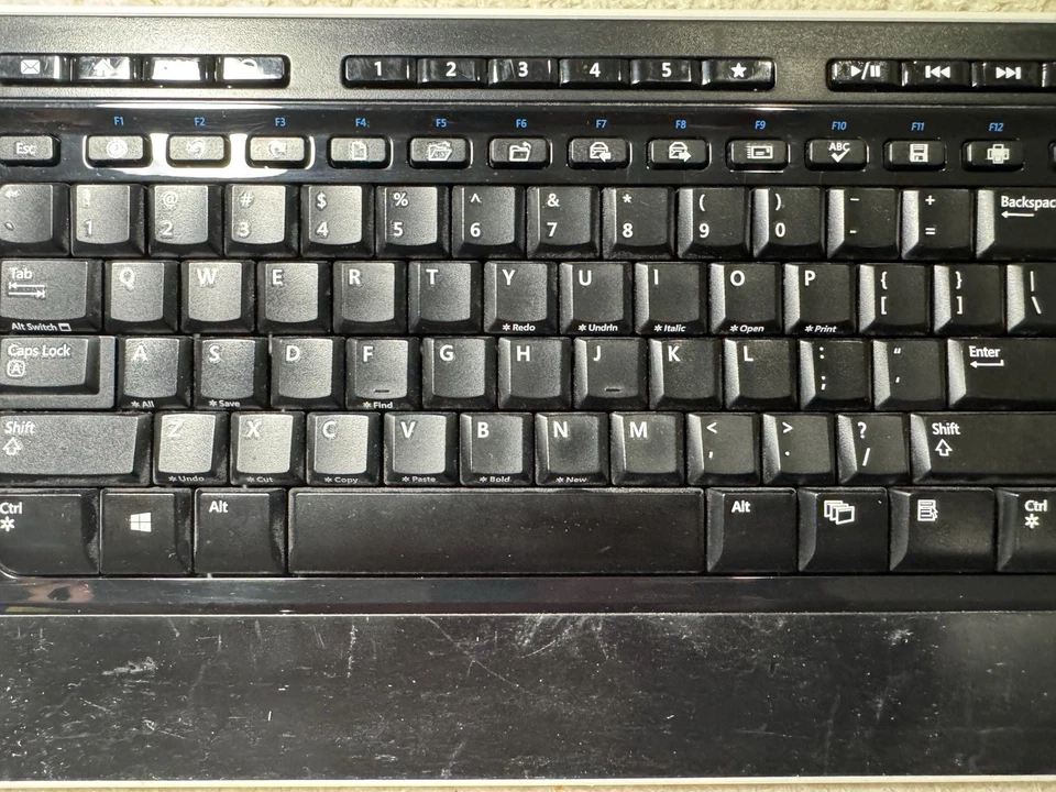 Microsoft Black Wireless Keyboard 3000 v2.0 1379 ~ No Receiver, Untested, AS-IS - Image 4 of 4